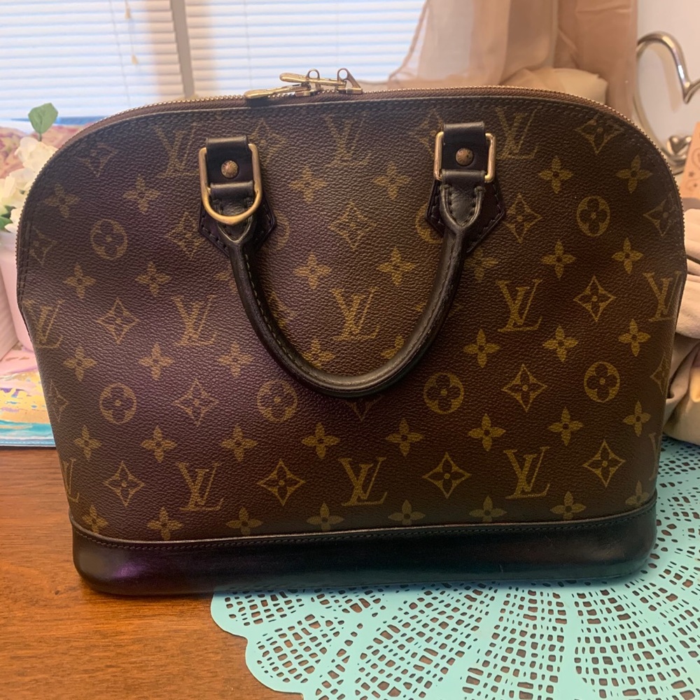 Louis Vuitton Alma PM